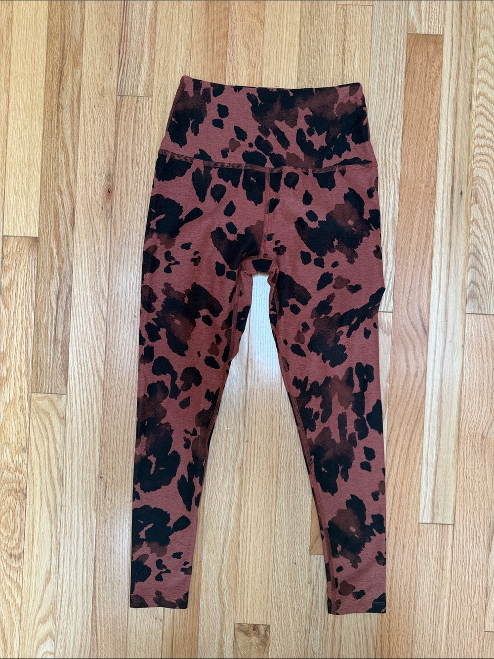 Beyond Yoga Rust Brown and Black Printed High-Waist Leggings